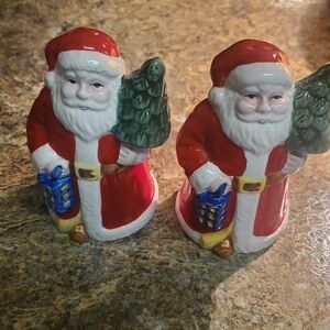 The Cooks Bazaar Christmas Santa Clause Salt Pepper Shakers.